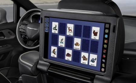 2021 Chrysler Pacifica Limited S AWD Rear Seat Entertainment System Wallpapers 450x275 (40)