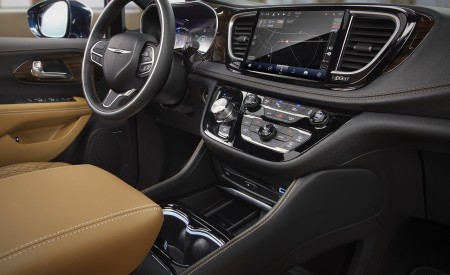 2021 Chrysler Pacifica Pinnacle AWD Central Console Wallpapers 450x275 (49)