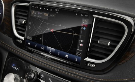 2021 Chrysler Pacifica Pinnacle AWD Central Console Wallpapers 450x275 (56)