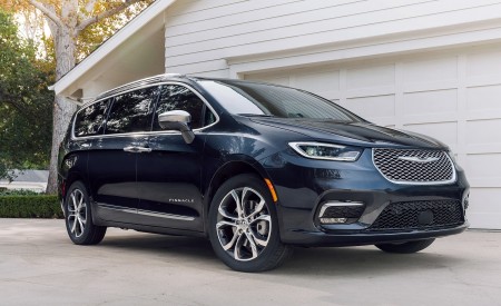 2021 Chrysler Pacifica Pinnacle AWD Front Three-Quarter Wallpapers 450x275 (12)