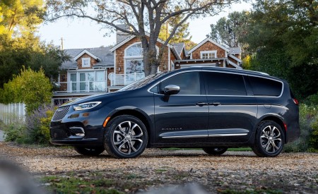 2021 Chrysler Pacifica Pinnacle AWD Side Wallpapers 450x275 (10)