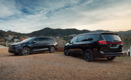 2021 Chrysler Pacifica Pinnacle AWD Wallpapers 450x275 (23)