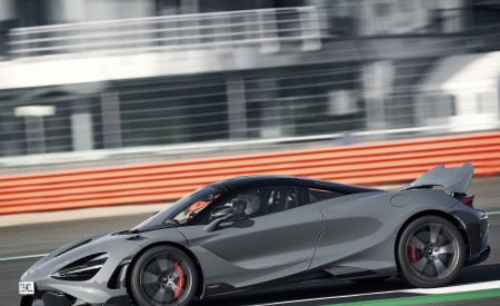 2021 McLaren 765LT Front Three-Quarter Wallpapers 450x275 (88)