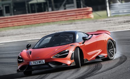 2021 McLaren 765LT Front Three-Quarter Wallpapers 450x275 (34)