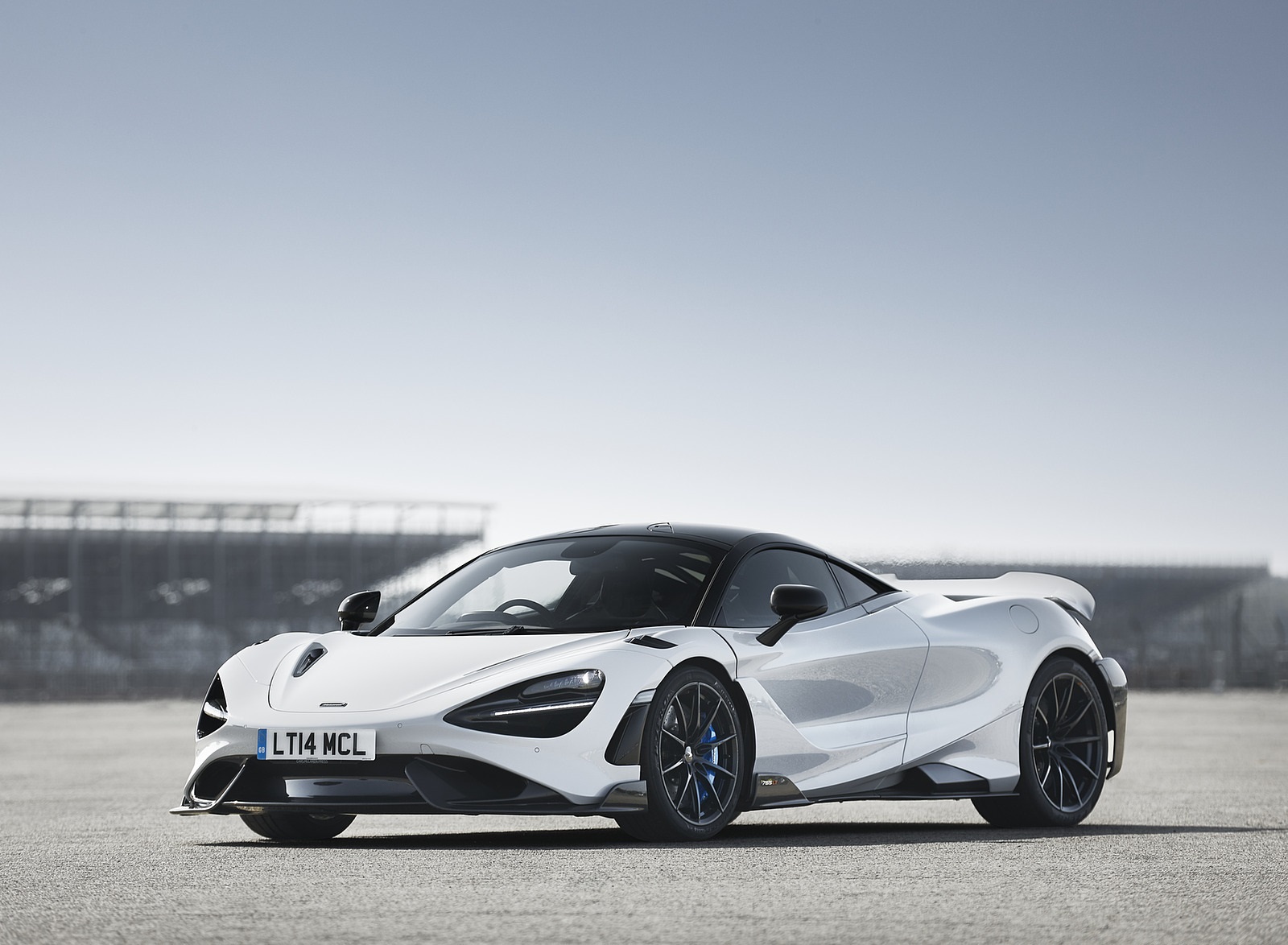 2021 McLaren 765LT Front Three-Quarter Wallpapers #15 of 159