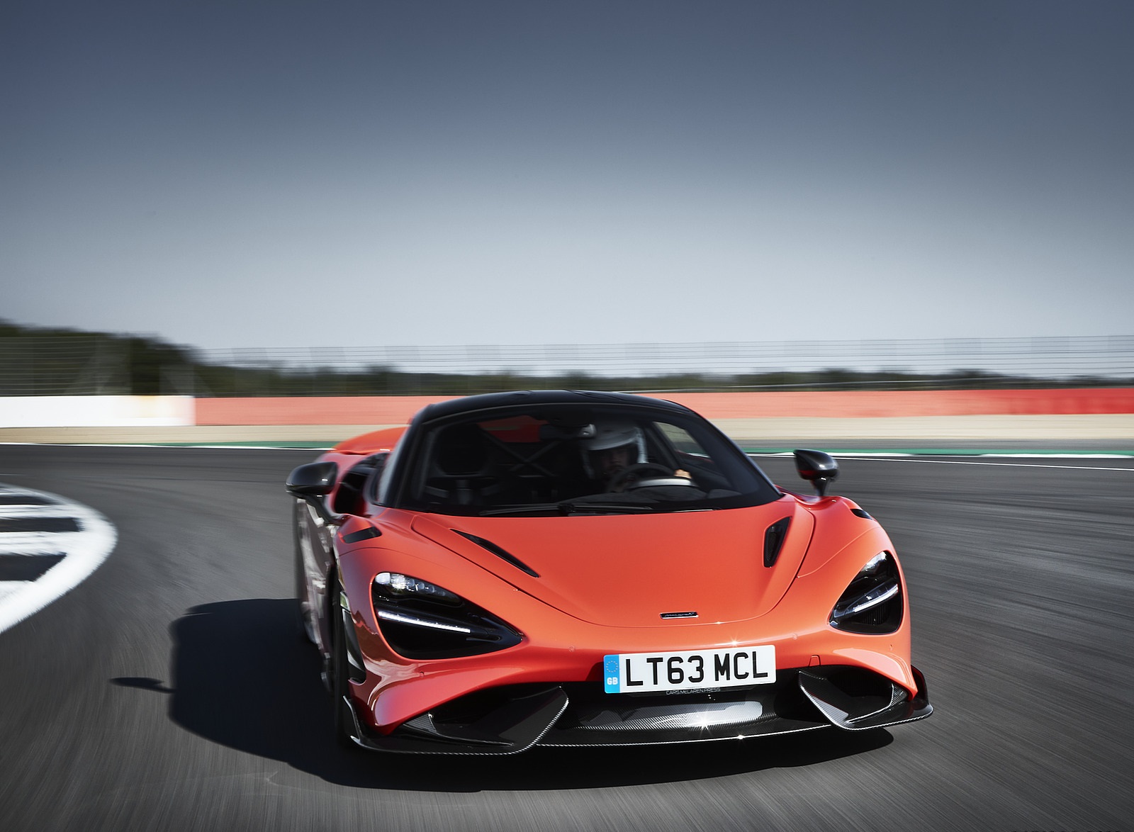 2021 McLaren 765LT Front Wallpapers #38 of 159