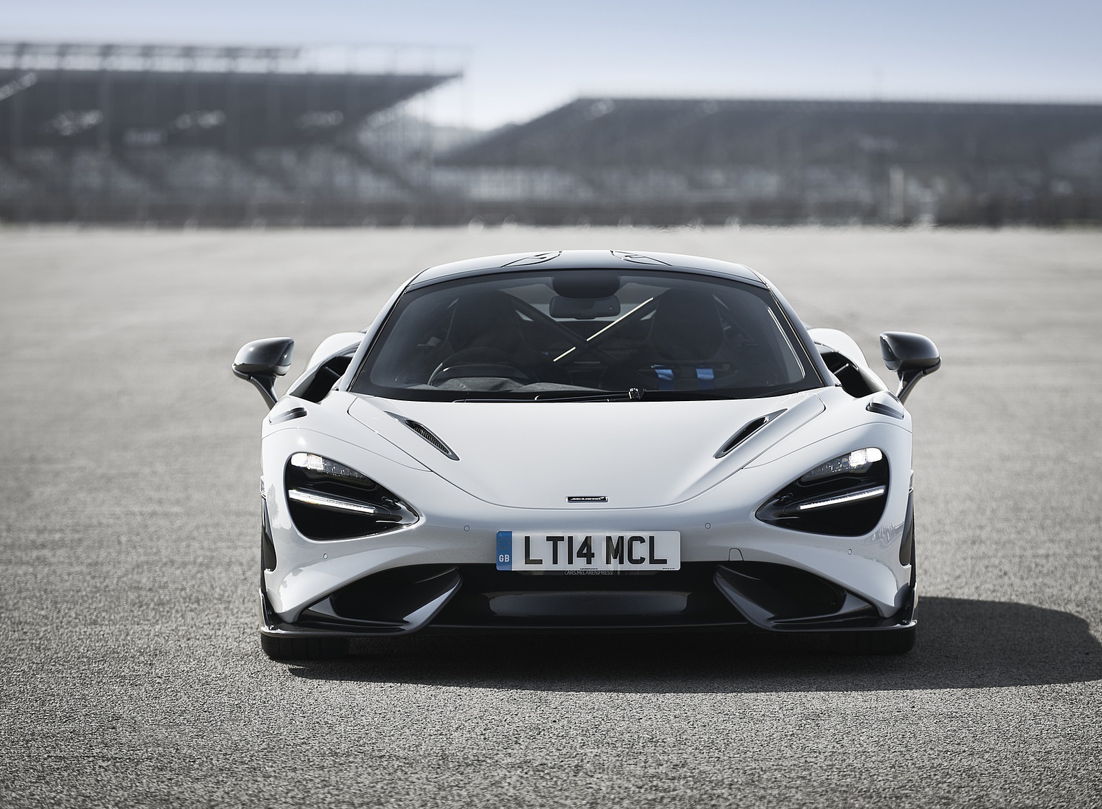 2021 McLaren 765LT Front Wallpapers #17 of 159