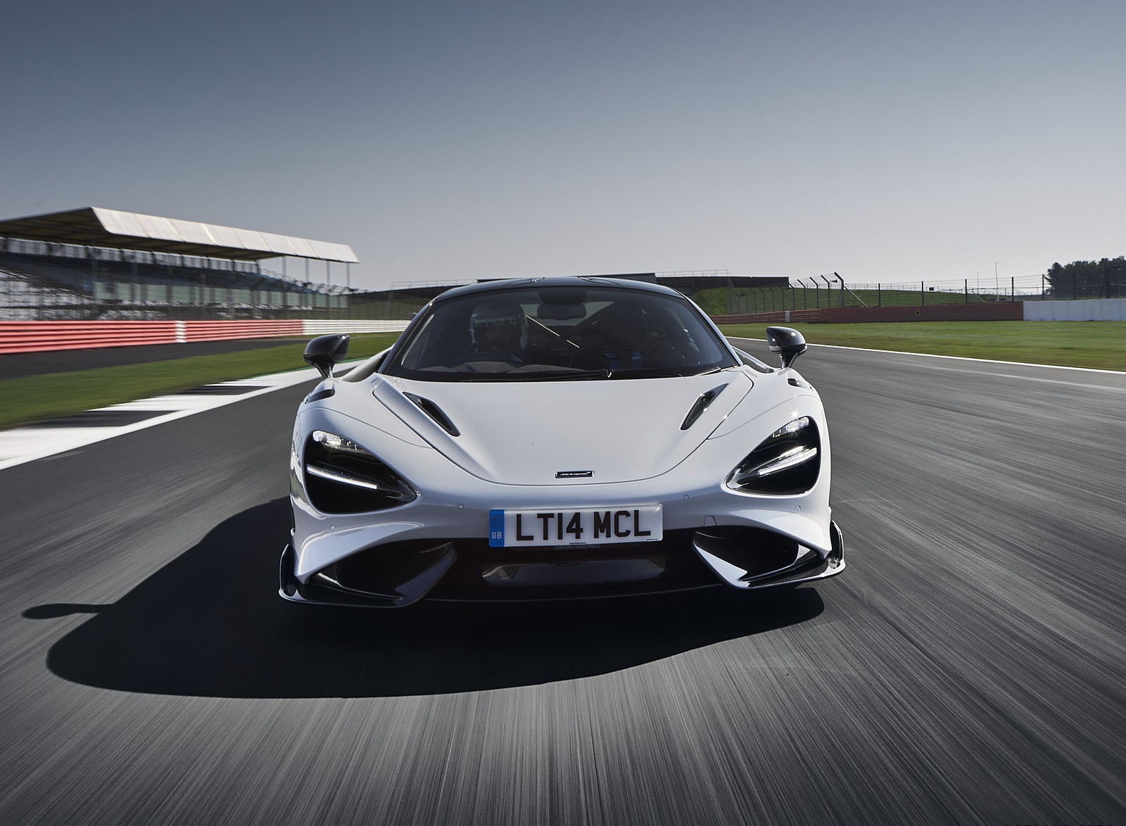 2021 McLaren 765LT Front Wallpapers #9 of 159