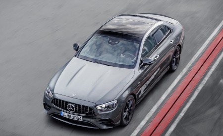 2021 Mercedes-AMG E 53 4MATIC+ Night Package (Color: Selenite Grey Metallic) Front Three-Quarter Wallpapers 450x275 (6)