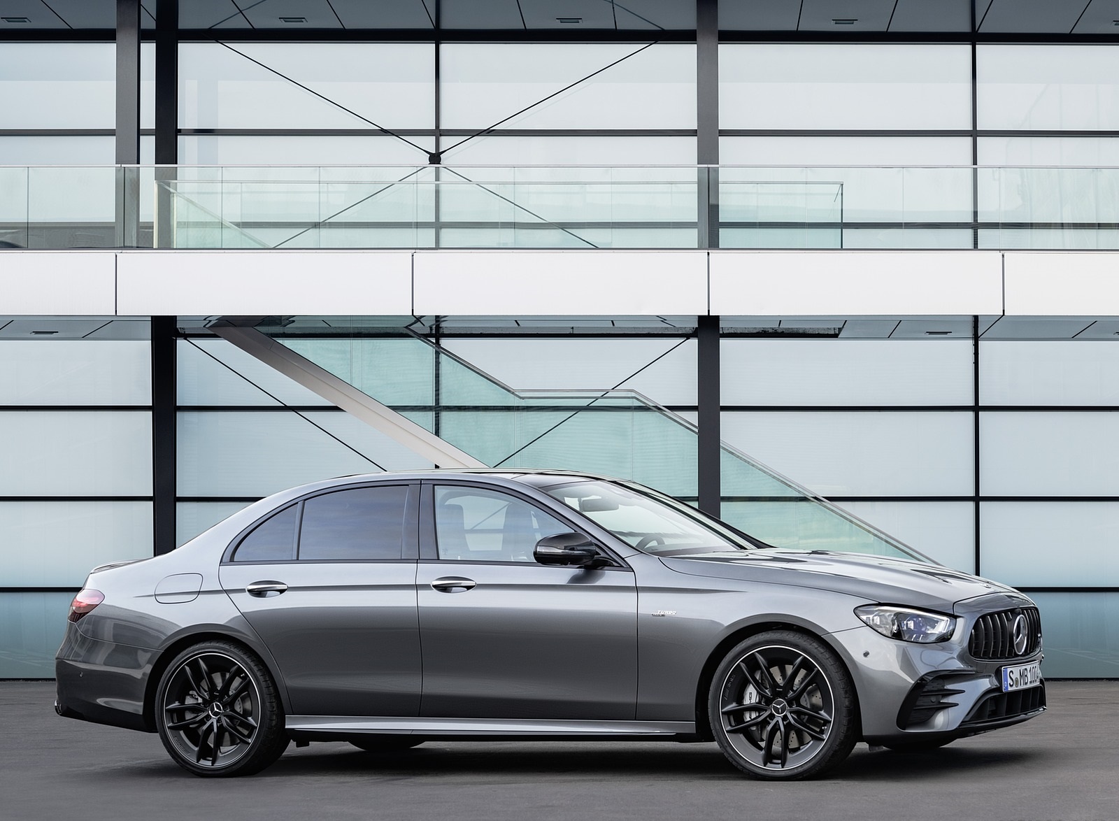 2021 Mercedes-AMG E 53 4MATIC+ Night Package (Color: Selenite Grey Metallic) Side Wallpapers (13)