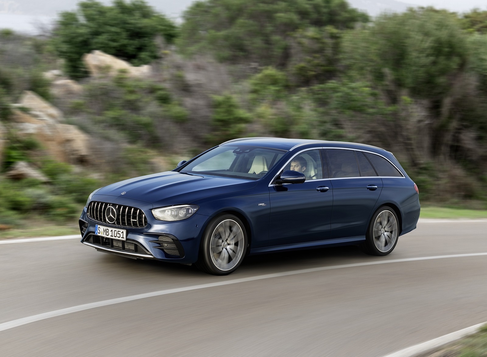 2021 Mercedes-AMG E 53 Estate 4MATIC+ T-Model (Color: Cavansite Blue Metallic) Front Three-Quarter Wallpapers #3 of 19