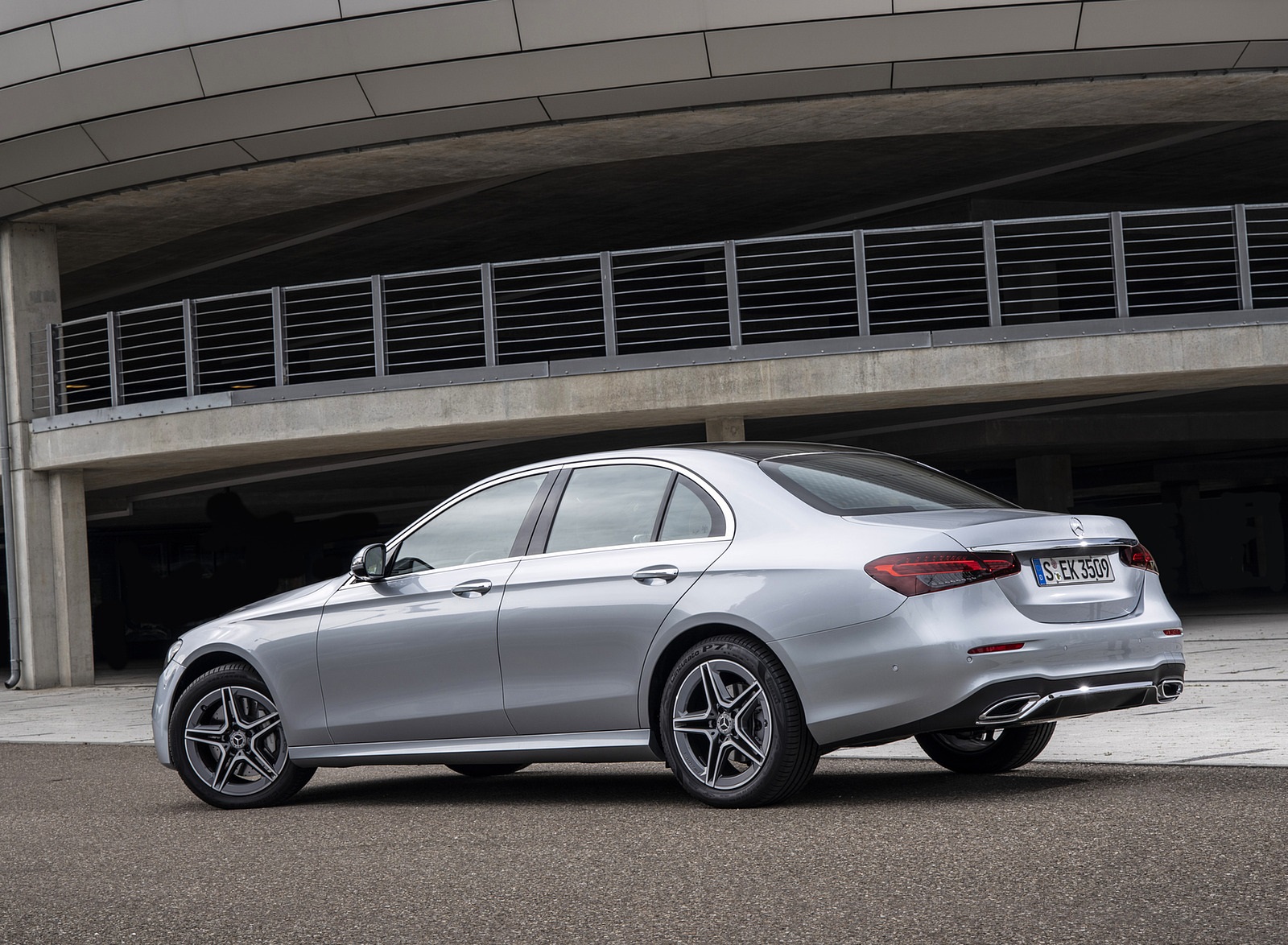 2021 Mercedes-Benz E 350 (Color: Hightech silver) Rear Three-Quarter Wallpapers (11)