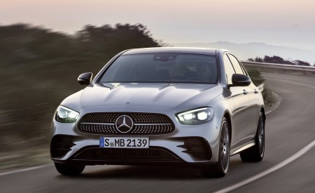 2021 Mercedes-Benz E-Class AMG line (Color: Mojave Silver Metallic) Front Wallpapers 450x275 (29)