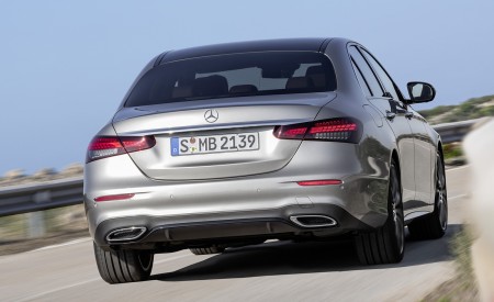 2021 Mercedes-Benz E-Class AMG line (Color: Mojave Silver Metallic) Rear Wallpapers 450x275 (34)