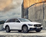 2021 Mercedes-Benz E-Class All-Terrain Line Avantgarde (Color: Designo Diamond White Bright) Front Three-Quarter Wallpapers 150x120 (25)