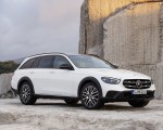 2021 Mercedes-Benz E-Class All-Terrain Line Avantgarde (Color: Designo Diamond White Bright) Front Three-Quarter Wallpapers 150x120 (26)