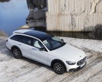 2021 Mercedes-Benz E-Class All-Terrain Line Avantgarde (Color: Designo Diamond White Bright) Front Three-Quarter Wallpapers 150x120 (28)