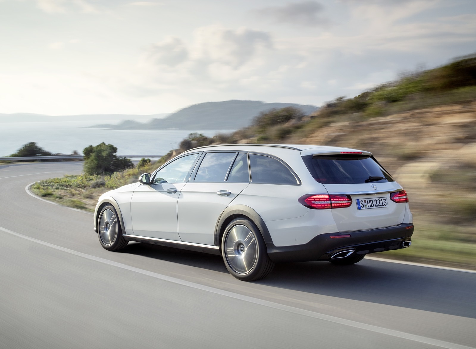 2021 Mercedes-Benz E-Class All-Terrain Line Avantgarde (Color: Designo Diamond White Bright) Rear Three-Quarter Wallpapers (8)