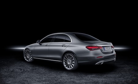 2021 Mercedes-Benz E-Class (Color: Selenit Grey Magno) Rear Three-Quarter Wallpapers 450x275 (57)