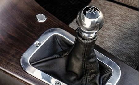 2021 Morgan Plus Four Interior Detail Wallpapers 450x275 (24)