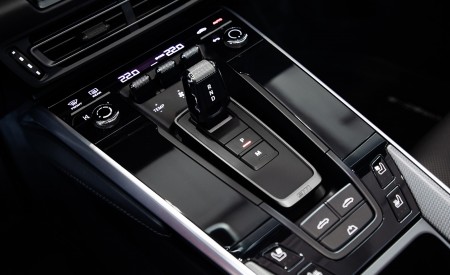 2021 Porsche 911 Turbo S Cabrio (Color: Guards Red) Central Console Wallpapers 450x275 (66)