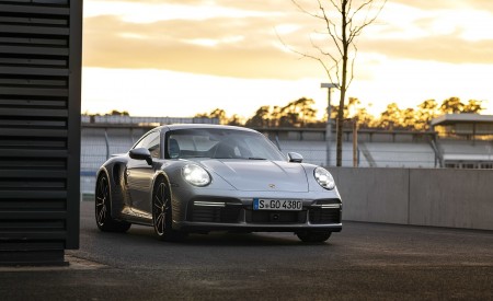 2021 Porsche 911 Turbo S Coupe (Color: GT Silver Metallic) Front Three-Quarter Wallpapers 450x275 (118)
