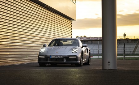 2021 Porsche 911 Turbo S Coupe (Color: GT Silver Metallic) Front Wallpapers 450x275 (121)