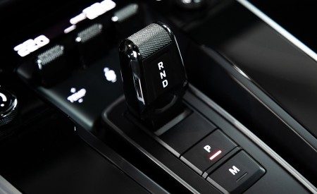 2021 Porsche 911 Turbo S Coupe (Color: Gentian Blue Metallic) Central Console Wallpapers 450x275 (205)