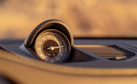 2021 Porsche 911 Turbo S Coupe (Color: Python Green) Interior Detail Wallpapers 450x275 (53)