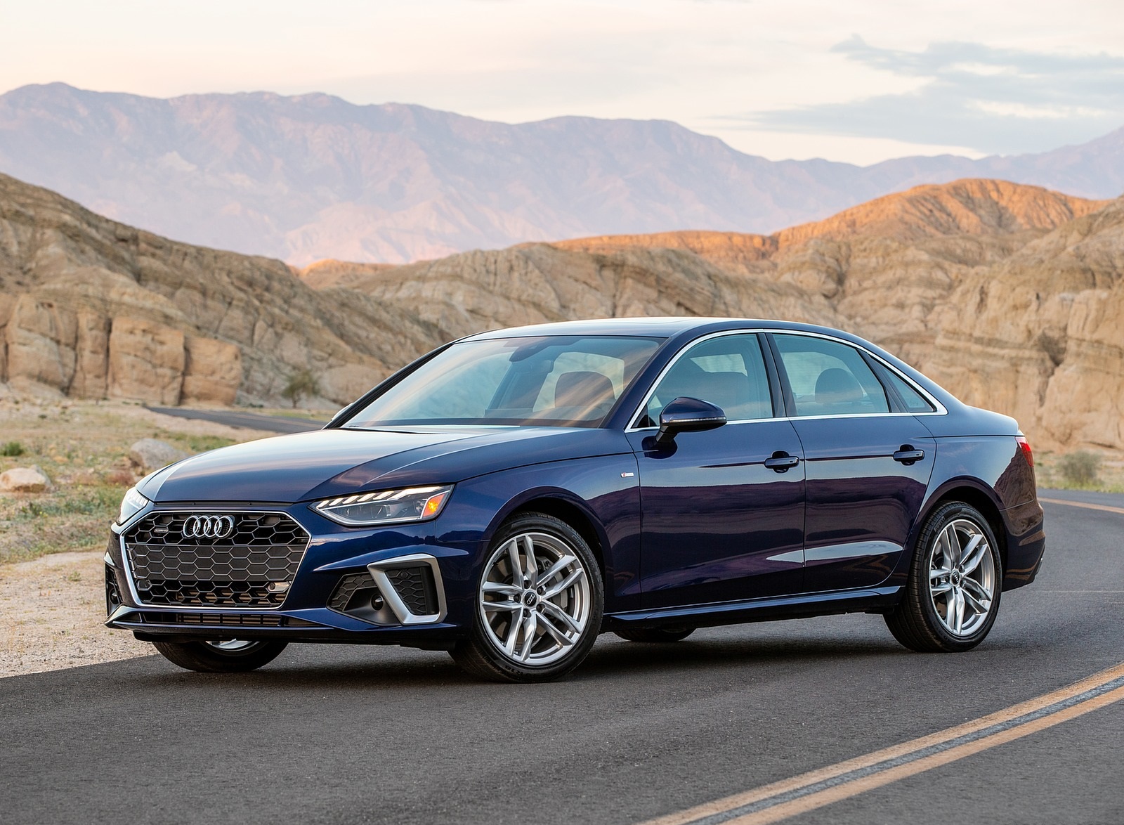 2020 Audi A4 (US-Spec) Front Three-Quarter Wallpapers (7)