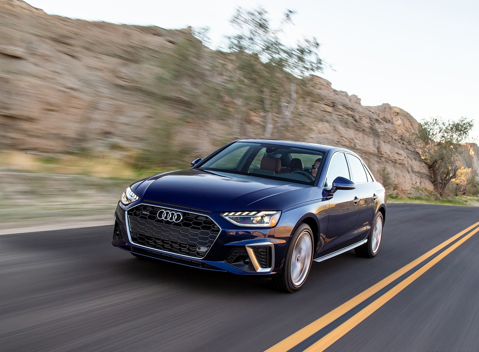 2020 Audi A4 (US-Spec) Front Three-Quarter Wallpapers (3)