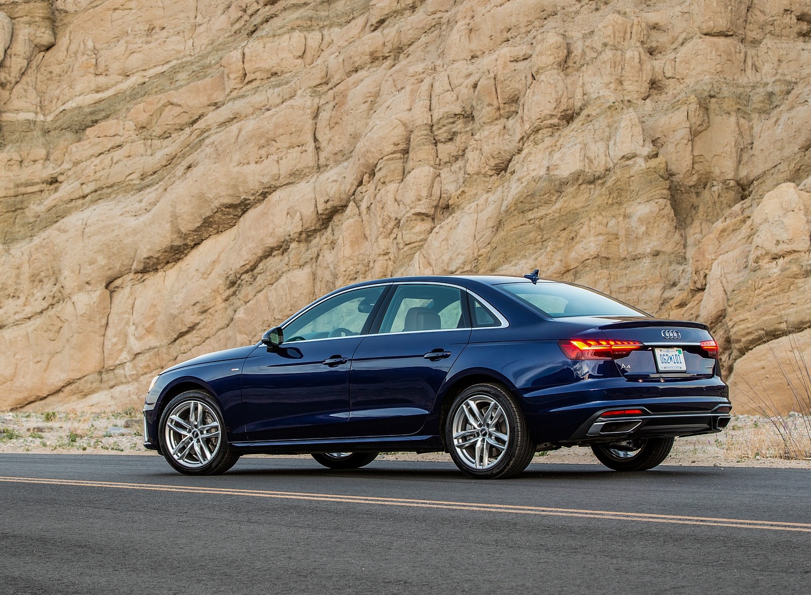 2020 Audi A4 (US-Spec) Rear Three-Quarter Wallpapers (10)
