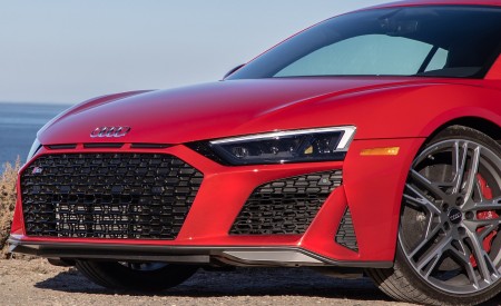 2020 Audi R8 Coupe (US-Spec) Headlight Wallpapers 450x275 (41)