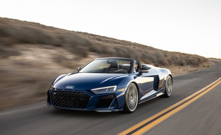 2020 Audi R8 Spyder (US-Spec) Front Three-Quarter Wallpapers 450x275 (3)