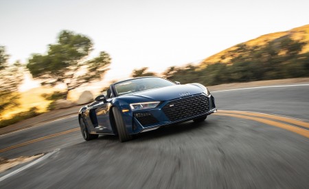2020 Audi R8 Spyder (US-Spec) Front Wallpapers 450x275 (5)
