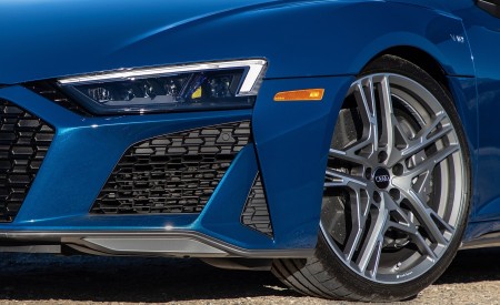 2020 Audi R8 Spyder (US-Spec) Headlight Wallpapers 450x275 (31)