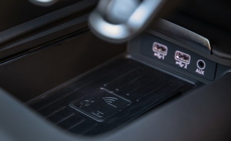 2020 Audi R8 Spyder (US-Spec) Interior Detail Wallpapers 450x275 (39)