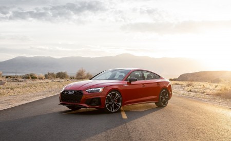 2020 Audi S5 Sportback (US-Spec) Front Three-Quarter Wallpapers 450x275 (14)