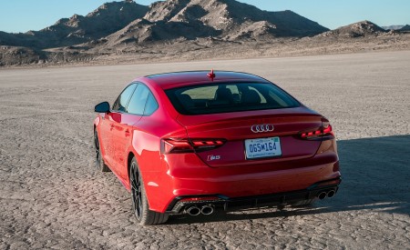 2020 Audi S5 Sportback (US-Spec) Rear Three-Quarter Wallpapers 450x275 (25)