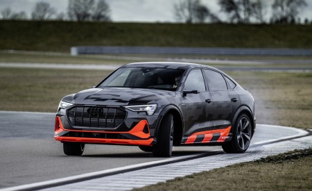 2020 Audi e-tron S Sportback Concept Front Three-Quarter Wallpapers 450x275 (7)