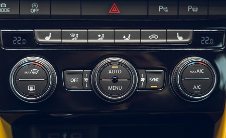 2020 Volkswagen T-Roc R-Line Cabriolet (UK-Spec) Central Console Wallpapers 450x275 (120)