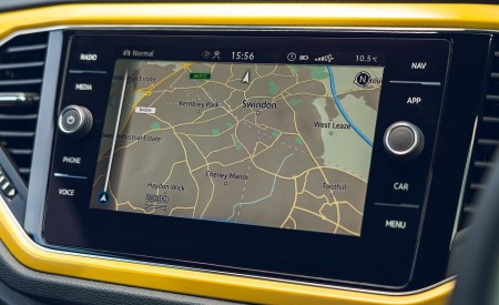 2020 Volkswagen T-Roc R-Line Cabriolet (UK-Spec) Central Console Wallpapers 450x275 (107)