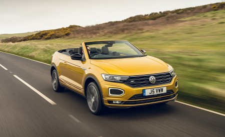 2020 Volkswagen T-Roc R-Line Cabriolet (UK-Spec) Front Three-Quarter Wallpapers 450x275 (15)