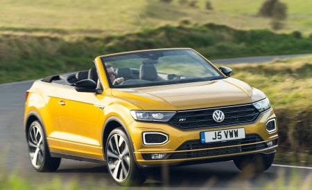 2020 Volkswagen T-Roc R-Line Cabriolet (UK-Spec) Front Three-Quarter Wallpapers 450x275 (17)