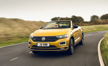 2020 Volkswagen T-Roc R-Line Cabriolet (UK-Spec) Front Wallpapers 450x275 (20)