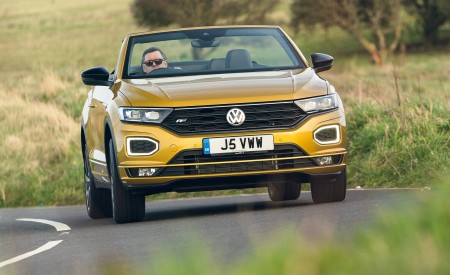 2020 Volkswagen T-Roc R-Line Cabriolet (UK-Spec) Front Wallpapers 450x275 (6)