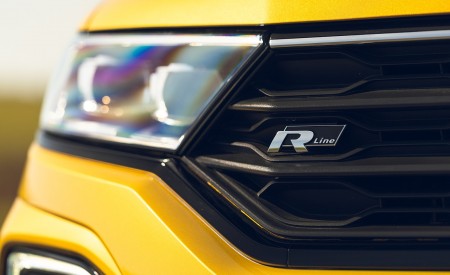 2020 Volkswagen T-Roc R-Line Cabriolet (UK-Spec) Grill Wallpapers 450x275 (75)