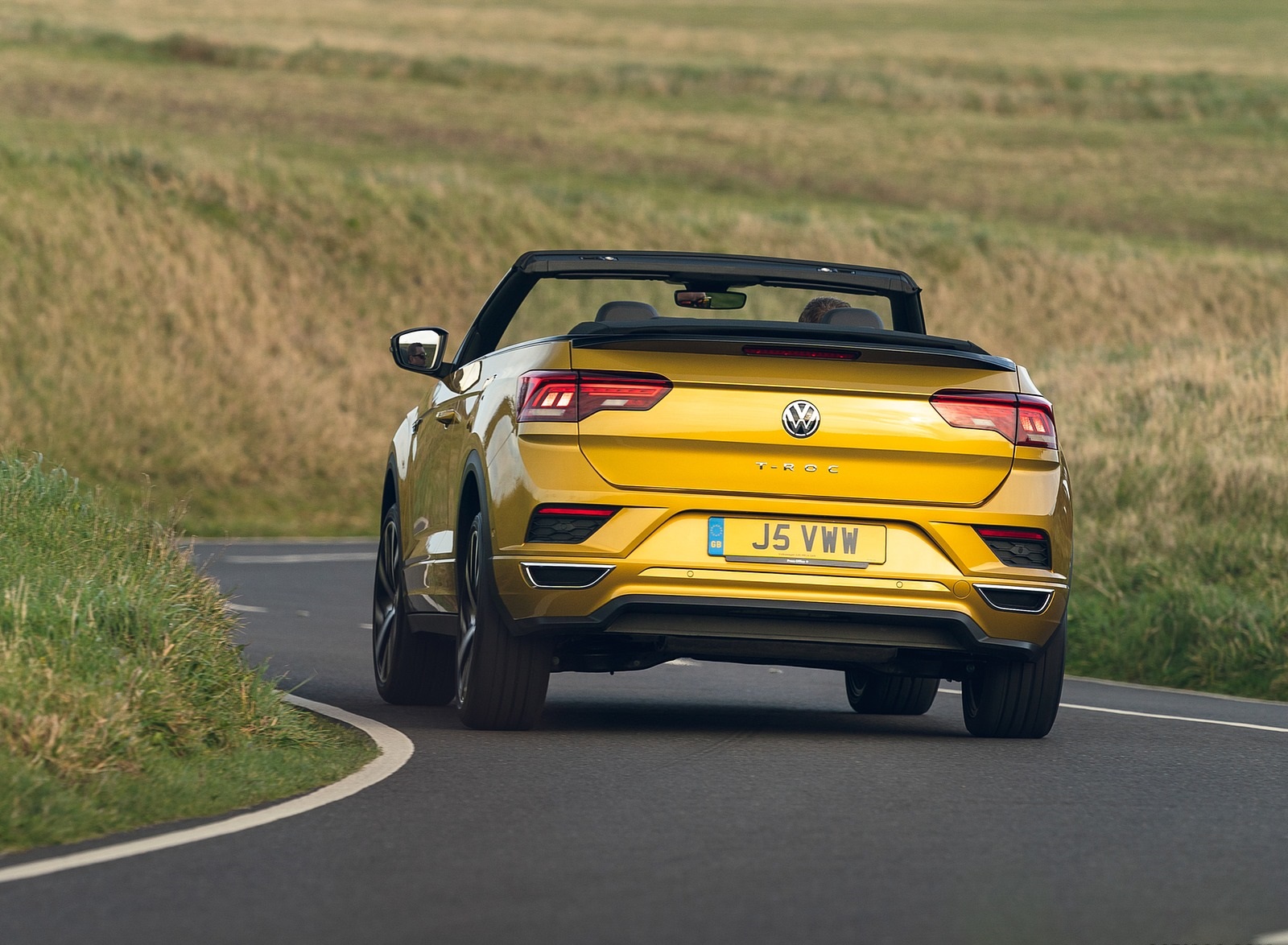 2020 Volkswagen T-Roc R-Line Cabriolet (UK-Spec) Rear Wallpapers #34 of 126