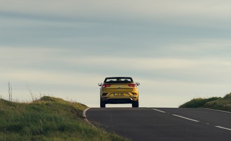 2020 Volkswagen T-Roc R-Line Cabriolet (UK-Spec) Rear Wallpapers 450x275 (24)