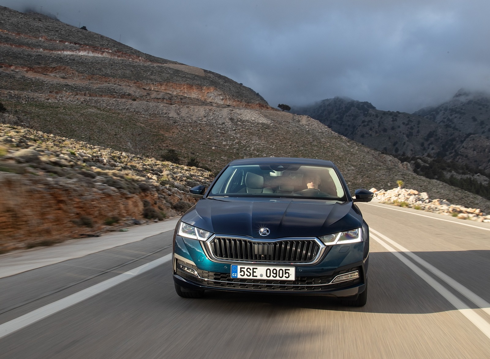 2020 Škoda Octavia Front Wallpapers (1)